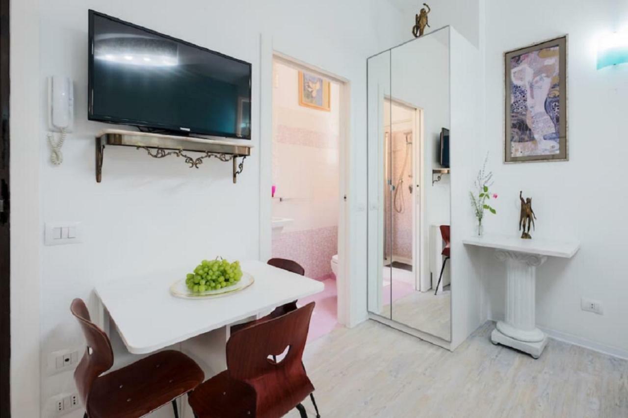 ℒovely & ℰlegant Next To Duomo/missori Apartamento *